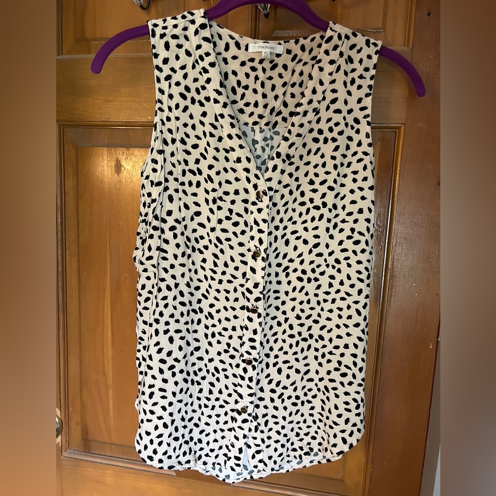 Button down Sleeveless Top